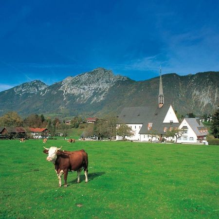 Gaestehaus Faerbinger Apartamento Bayerisch Gmain Exterior foto